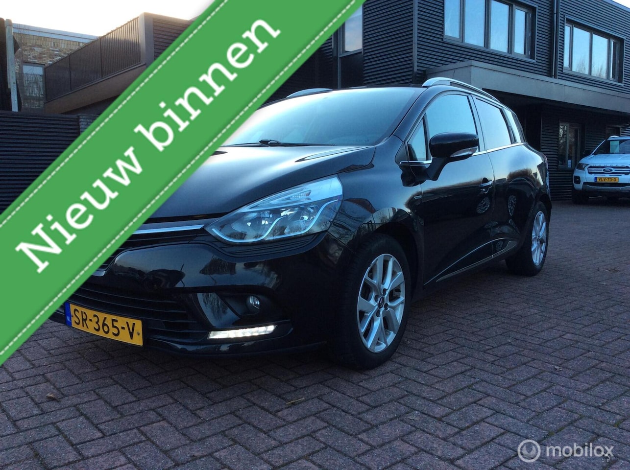 Renault Clio Estate - 0.9 TCe Limited Lm Vlg Nav Boekjes Nap Btw - AutoWereld.nl