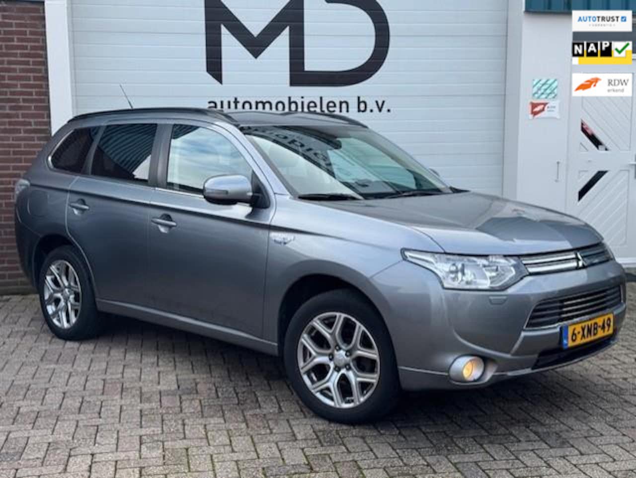 Mitsubishi Outlander - 2.0 PHEV Executive Edition - Trekhaak - AutoWereld.nl