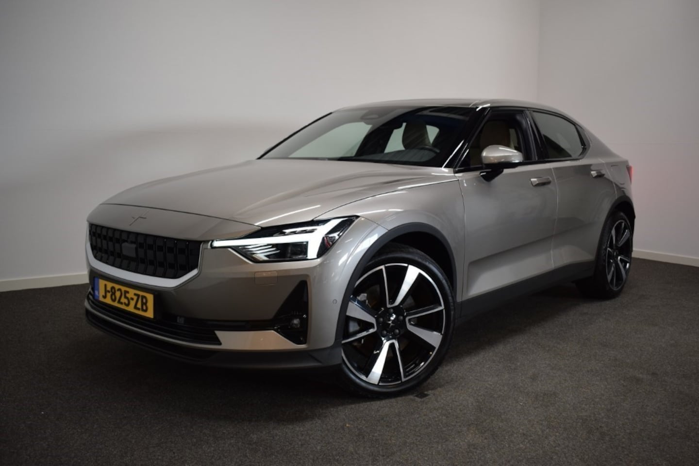 Polestar 2 - Long Range Dual Motor AWD 408pk Launch Edition 78kWh Leer/ Harman Kardon/ Pano/ 360 Camera - AutoWereld.nl