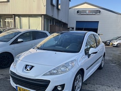 Peugeot 207 - 1.4 XR Panorama dak, Airco Enz. Keurig nette sportieve 207 met een Apk keuring t/m 31-12-2