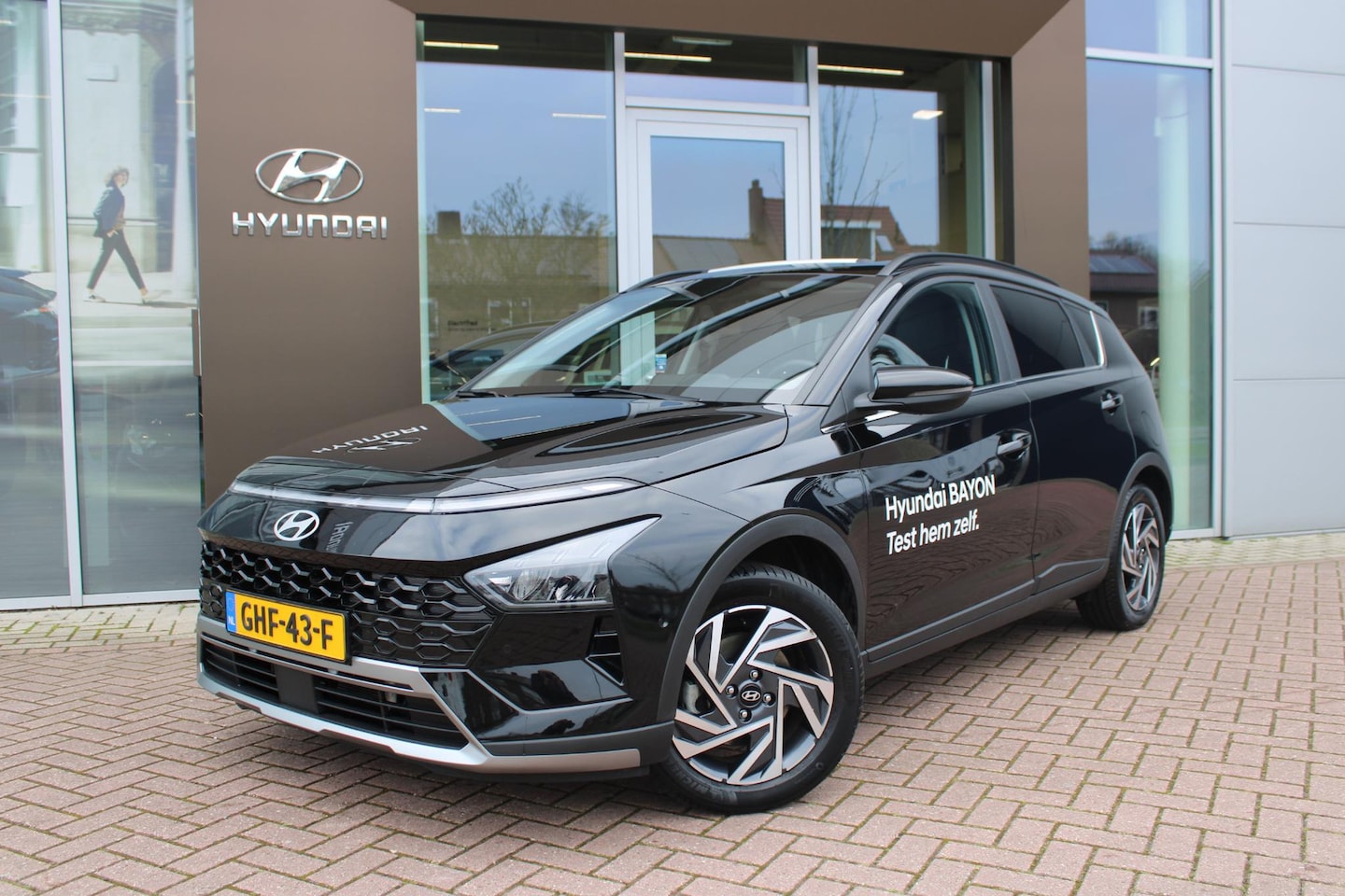 Hyundai Bayon - 1.0 T-GDI 100pk 48V Premium Sky DCT Automaat Airco Navi Camera Carplay Schuifdak Demo Vol! - AutoWereld.nl