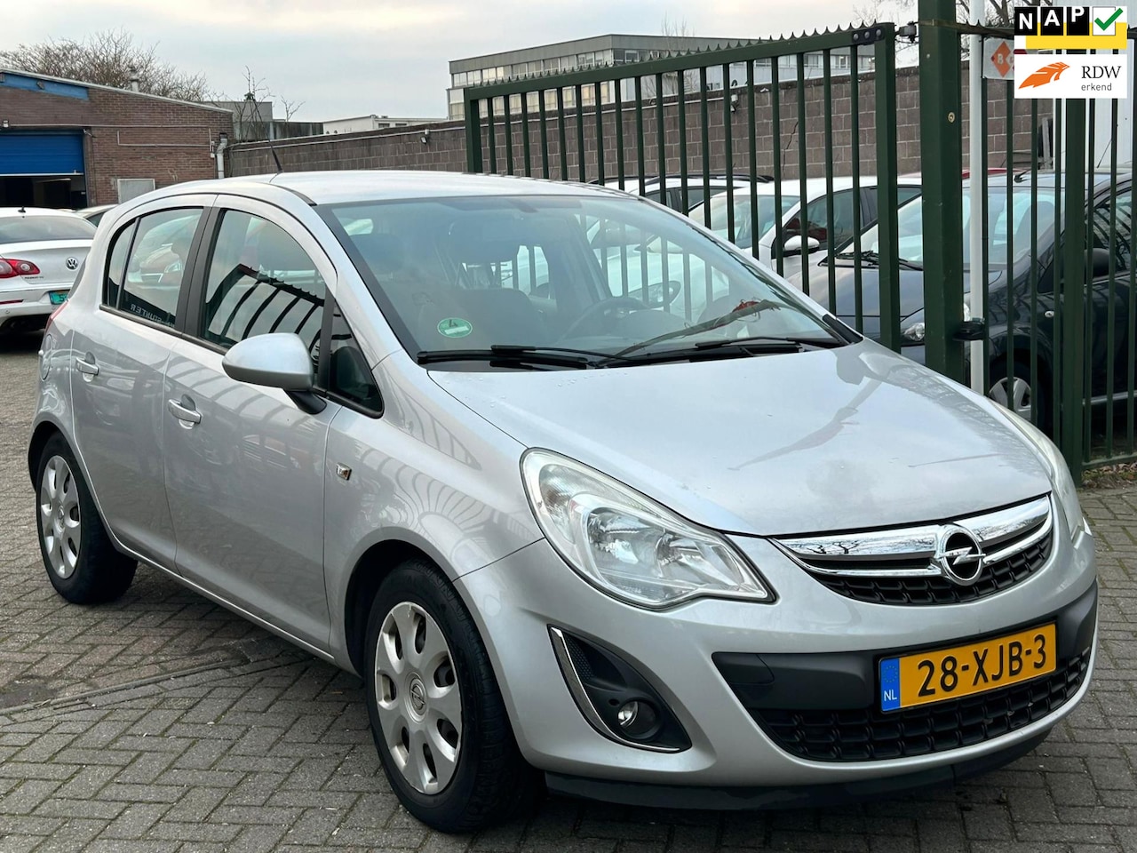 Opel Corsa - 1.4-16V Anniversary Edition 1e eigenaar dealer onderhouden cruis control airco elektrische - AutoWereld.nl