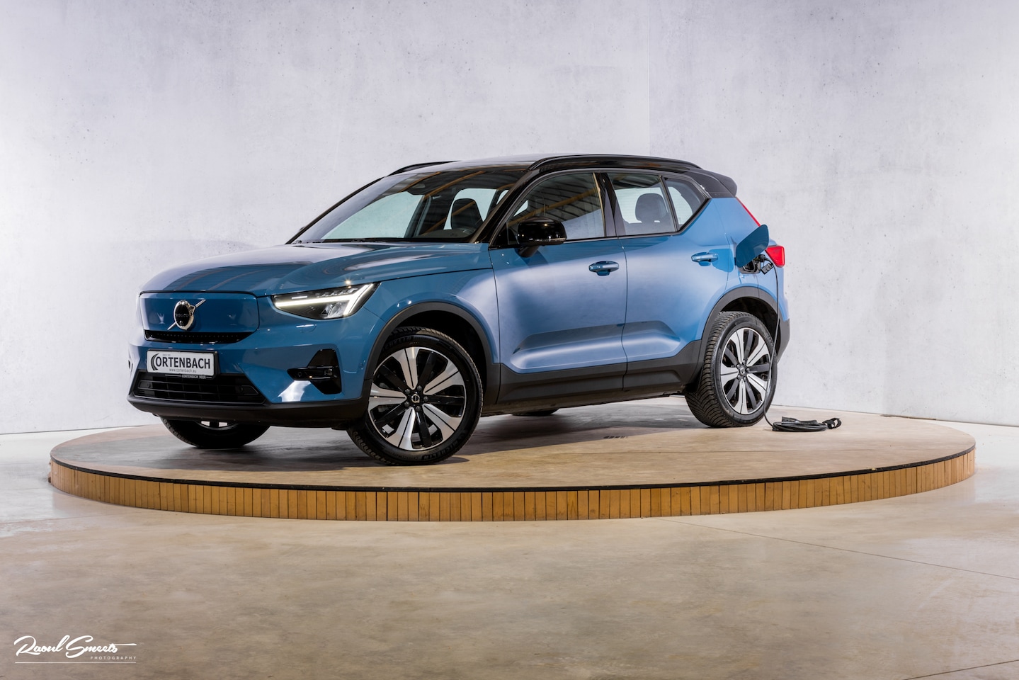 Volvo XC40 - Recharge Ultimate 70 kWh | Zwenkbare trekhaak | Panorama dak | Adaptieve cruise | Harman K - AutoWereld.nl