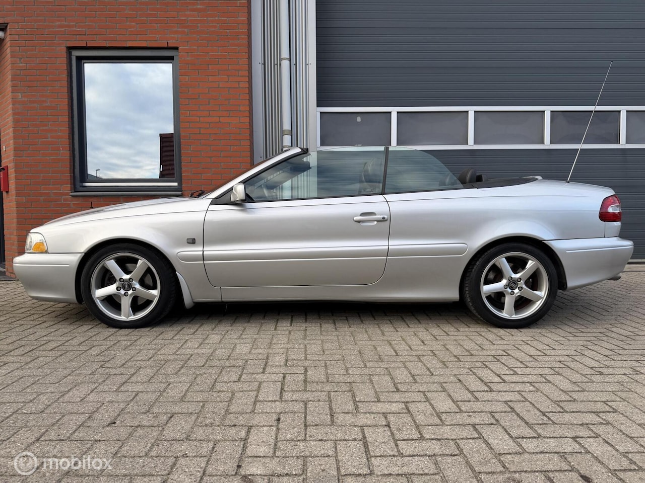 Volvo C70 Convertible - 2.0T Aut. Tourer - Volvo dealer onderh. - AutoWereld.nl