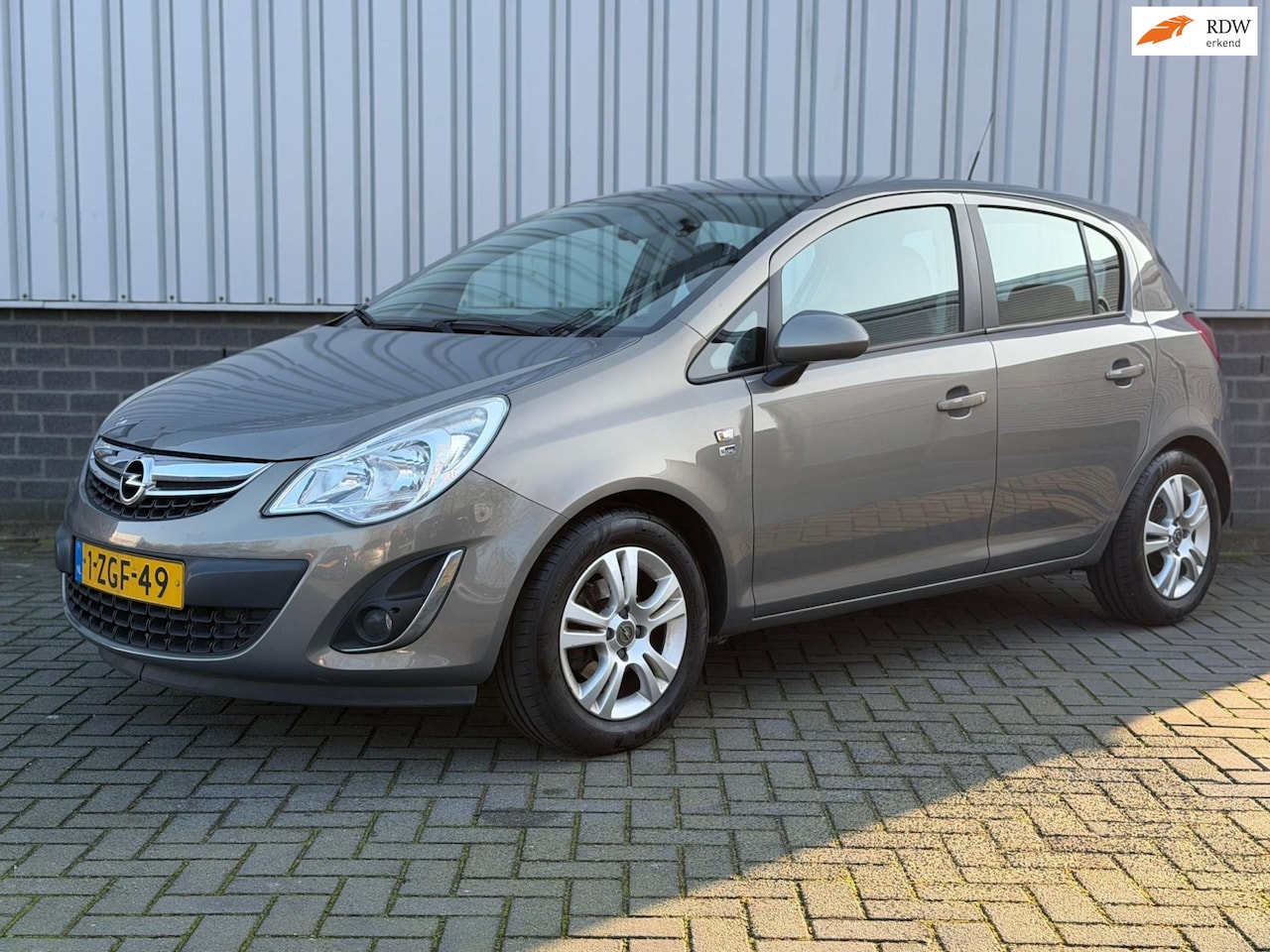 Opel Corsa - 1.2-16V Anniversary Edition|Airco|CruiseCtrl|Bluetooth|Trekhaak| - AutoWereld.nl