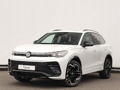 Volkswagen Tiguan - 1.5 eHybrid R-Line Edition 272 PK | Navi | Trekhaak | Black Style | 20"York | LED Matrix I