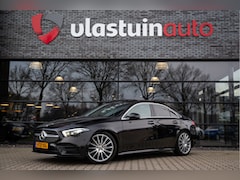 Mercedes-Benz A-klasse - 200 Launch Edition Premium Plus , Trekhaak, Panoramadak, Achteruitrijcamera, Memory seats,