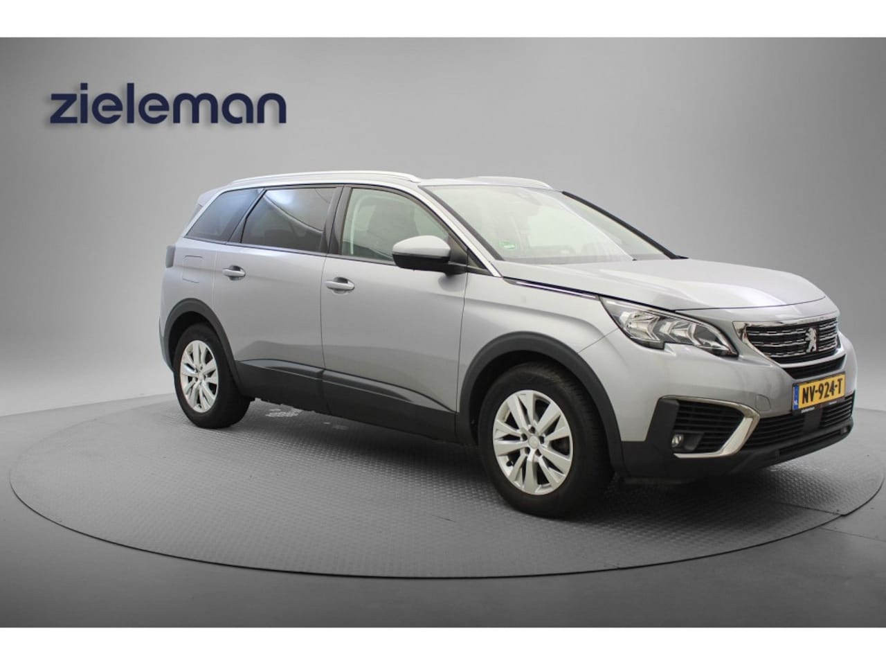 Peugeot 5008 - 1.2 PureTech Executive 7 Persoons - Digitaal Cockpit, Carplay, N - AutoWereld.nl