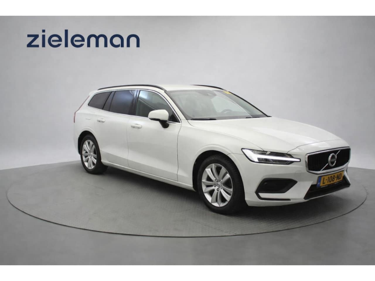 Volvo V60 - 2.0 B3 Momentum Business Automaat - Carplay, Digital Cockpit - AutoWereld.nl