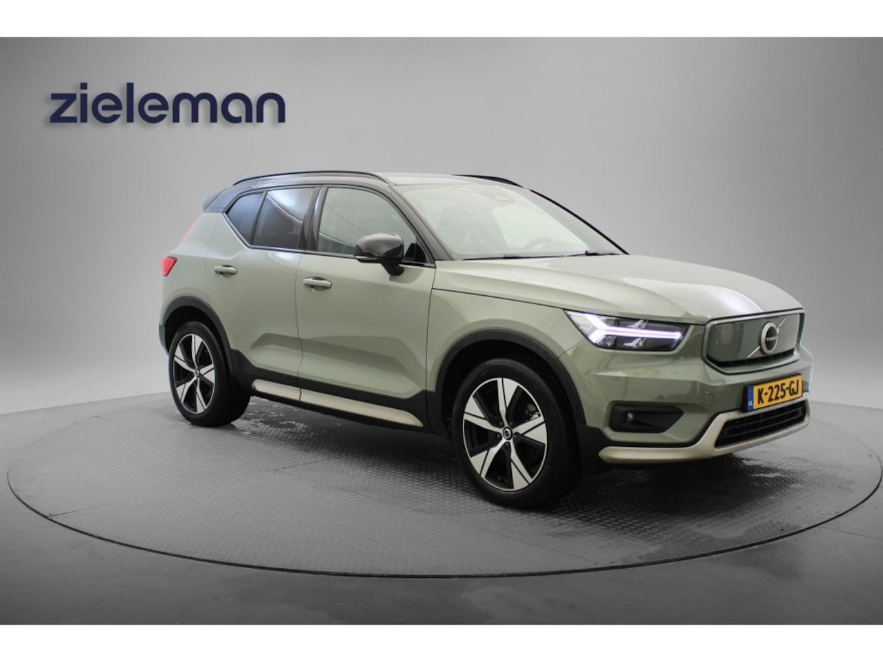 Volvo XC40 - Recharge P8 AWD R-Design - Carplay, Navi, Camera, Cruise, Half L - AutoWereld.nl
