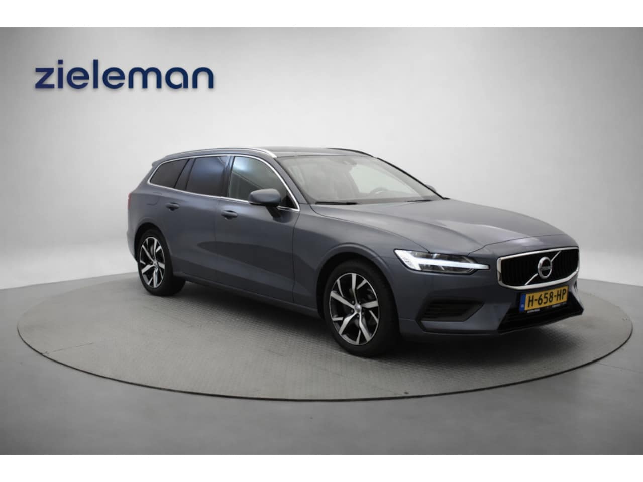 Volvo V60 - 2.0 T6 PHEV Twin Engine AWD Momentum Pro - Trekhaak, Leer - AutoWereld.nl