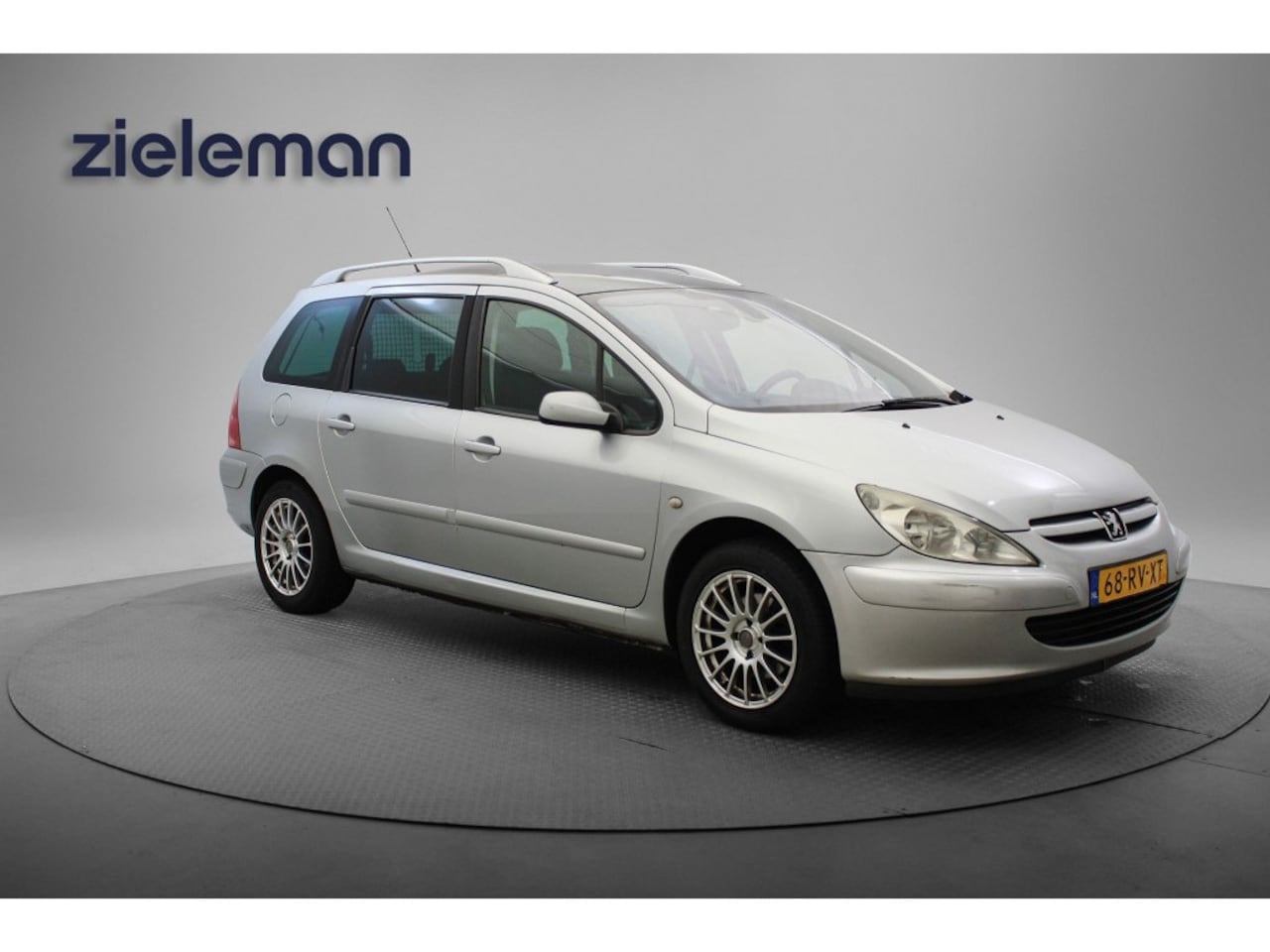 Peugeot 307 SW - 1.6 16V Premium - Panorama, Clima, Cruise, Trekhaak, APK Tot - AutoWereld.nl