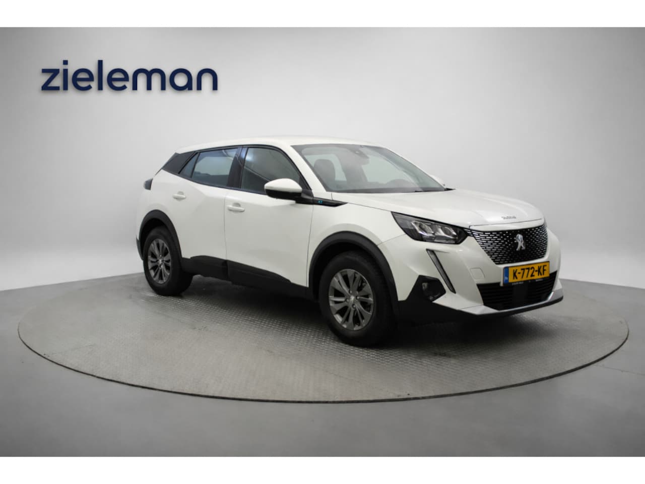 Peugeot e-2008 - Active Pack 50 kWh - Carplay, SOH 90% - AutoWereld.nl