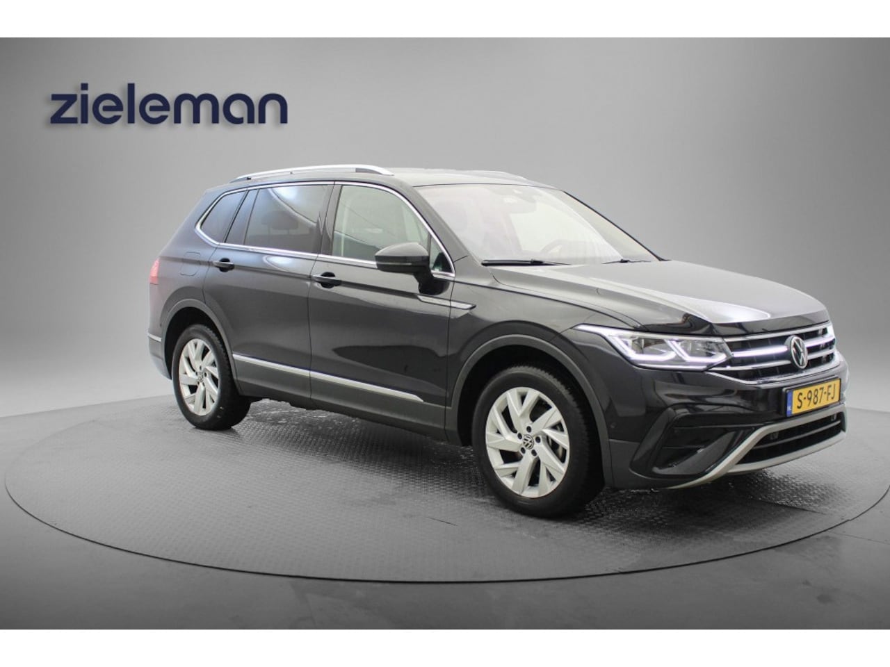 Volkswagen Tiguan - 1.5 TSI Elegance 7 Persoons Automaat - Digitaal Cockpit, Carplay - AutoWereld.nl