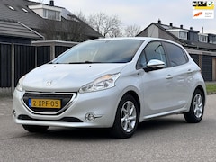 Peugeot 208 - 1.2 VTi Style 5DR*Navigatie*Cruise*Distributie VV&Clima*NAP*Trekhaak*LM velgen