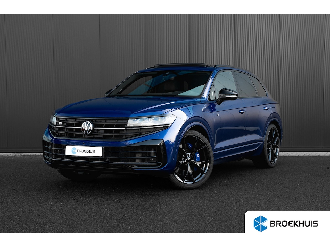 Volkswagen Touareg - 3.0 TSi eHybrid 462pk 4MOTION R | Panoramadak | Trekhaak | 22" | Luchtvering | 360 Camera - AutoWereld.nl