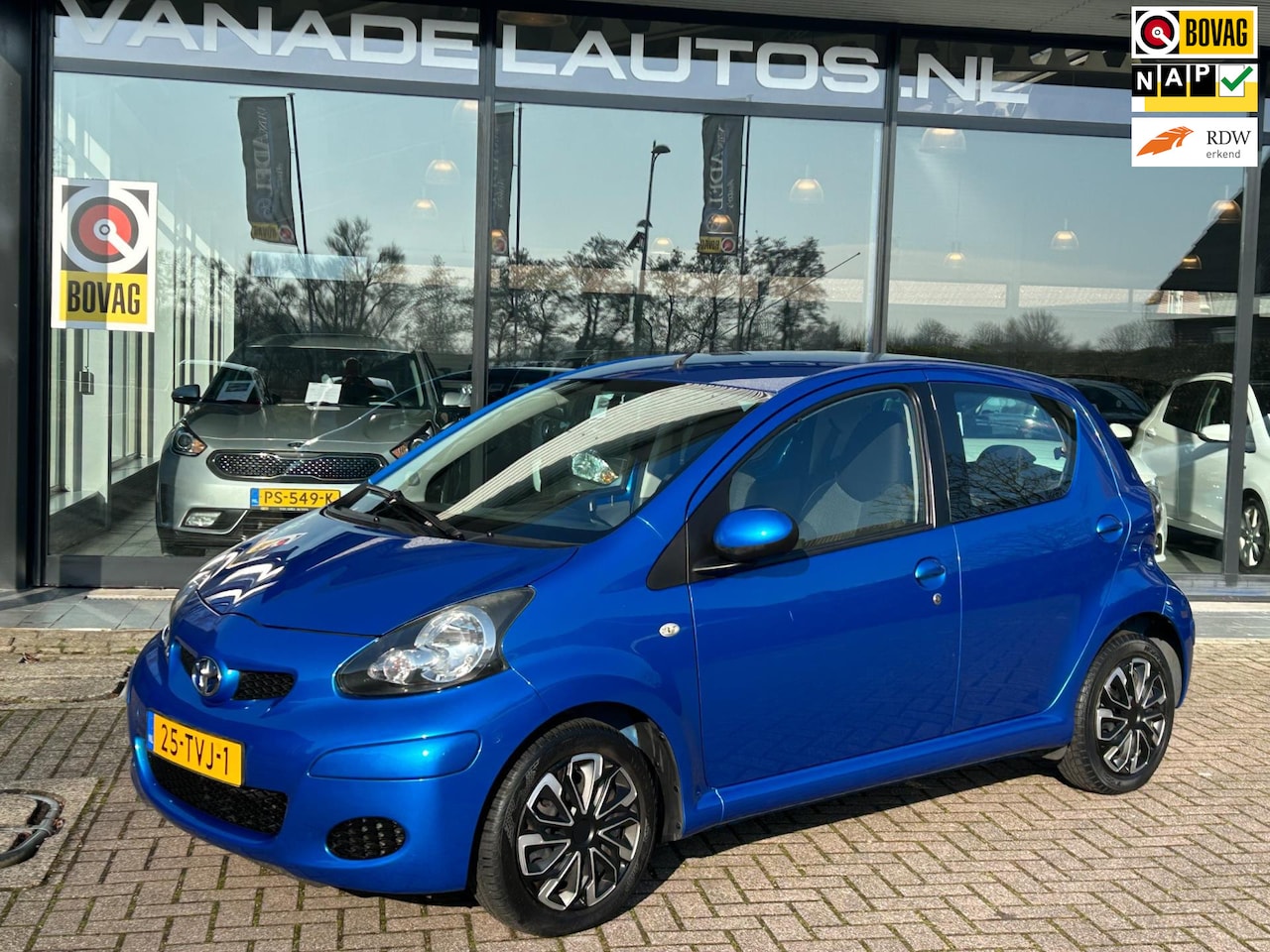 Toyota Aygo - 1.0-12V Comfort Navigator 5Drs 61d-KM! Navi Airco Elek.Pakket NAP NL-Auto Dealeronderhoude - AutoWereld.nl