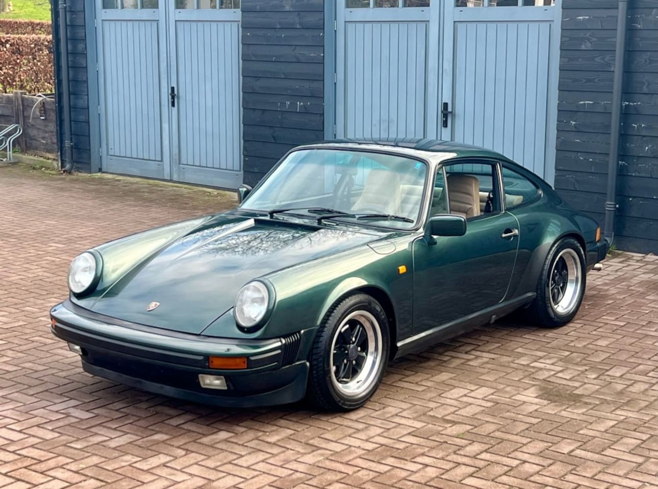 Porsche 911 - 3.2 Carrera Coupe Just Arrived - AutoWereld.nl