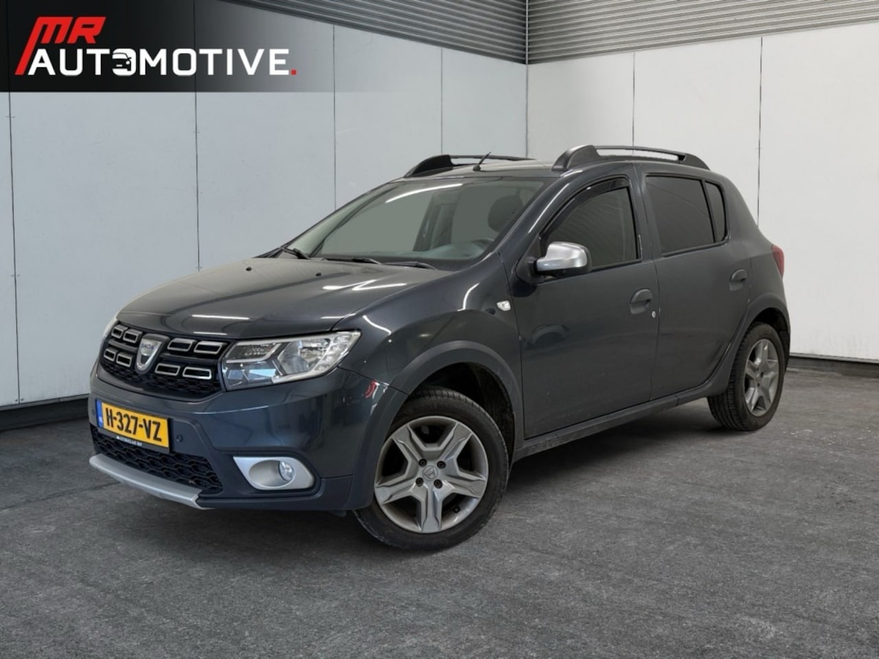 Dacia Sandero Stepway - 0.9 TCE Stepway Automaat! - Leer, Navi, Cruise, Camera - AutoWereld.nl