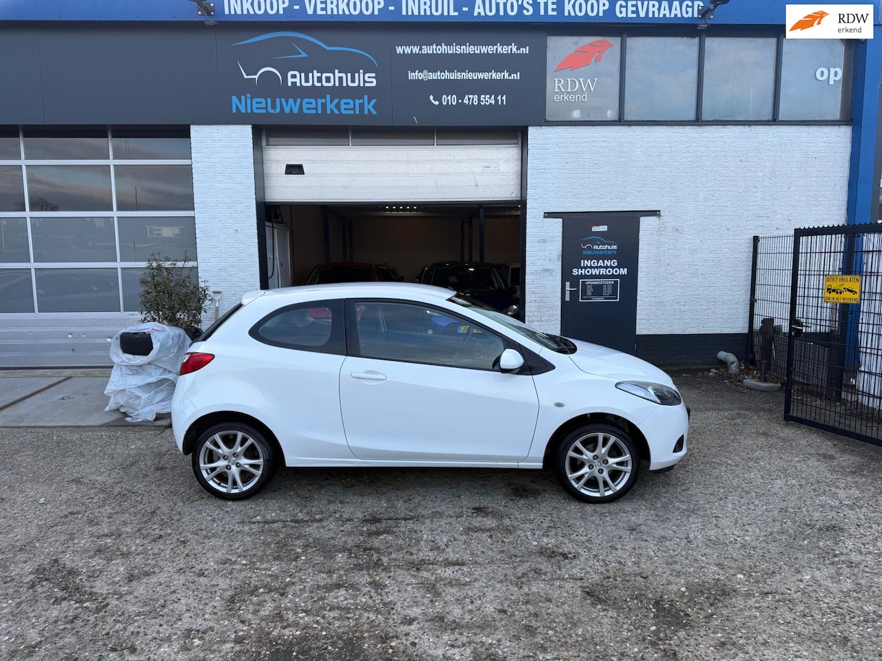Mazda 2 - 1.3hp/ Independence Sport/ met Onderhoudshistorie, Airco, parkeersensoren, Stoelverwarming - AutoWereld.nl