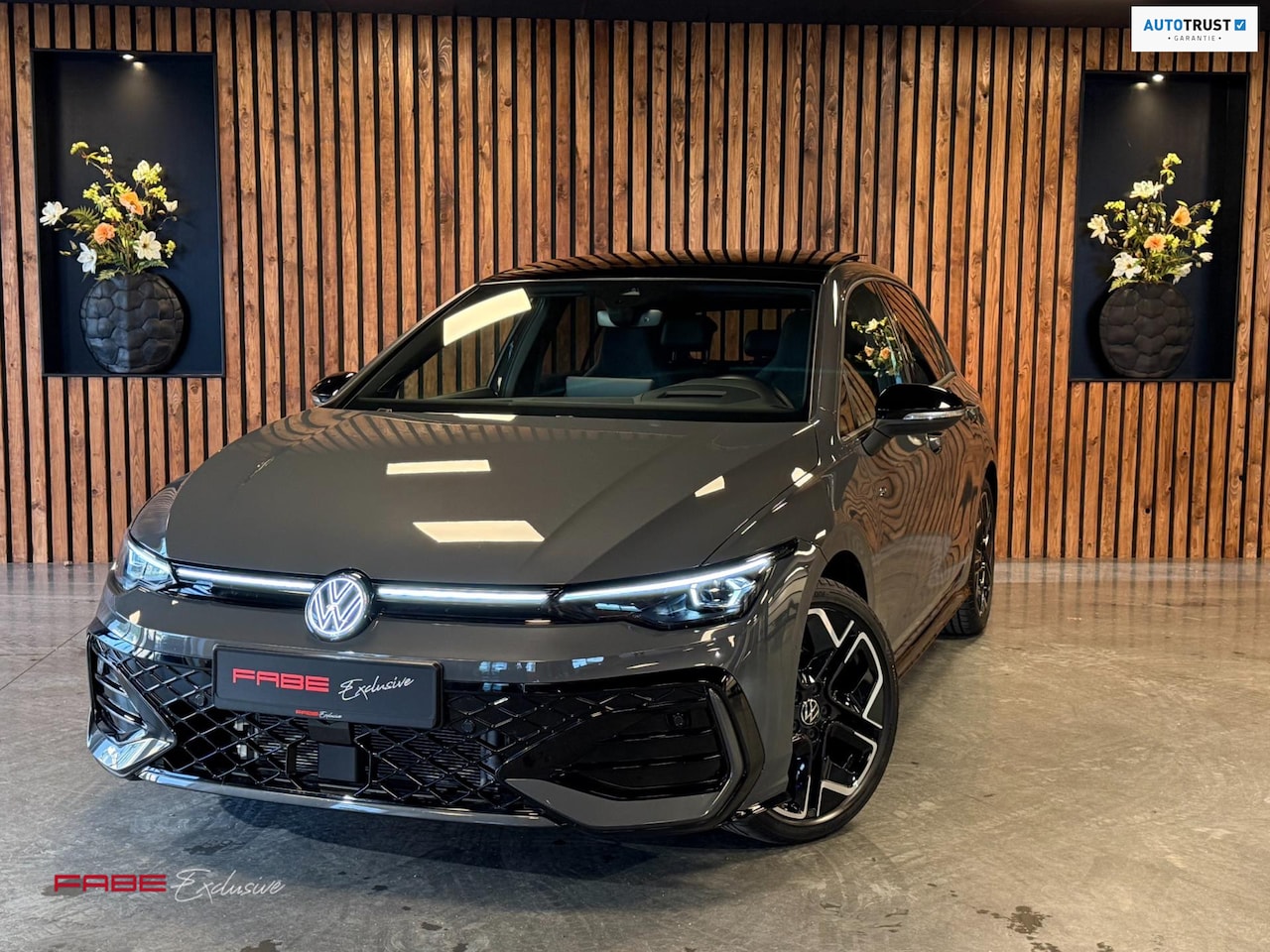 Volkswagen Golf - 1.5 eTSI R-Line Edition/IQ/LIGHT/HUD/PANORAMA/CAMERA/FABRIEKSGARANTIE 2027 JUNI - AutoWereld.nl