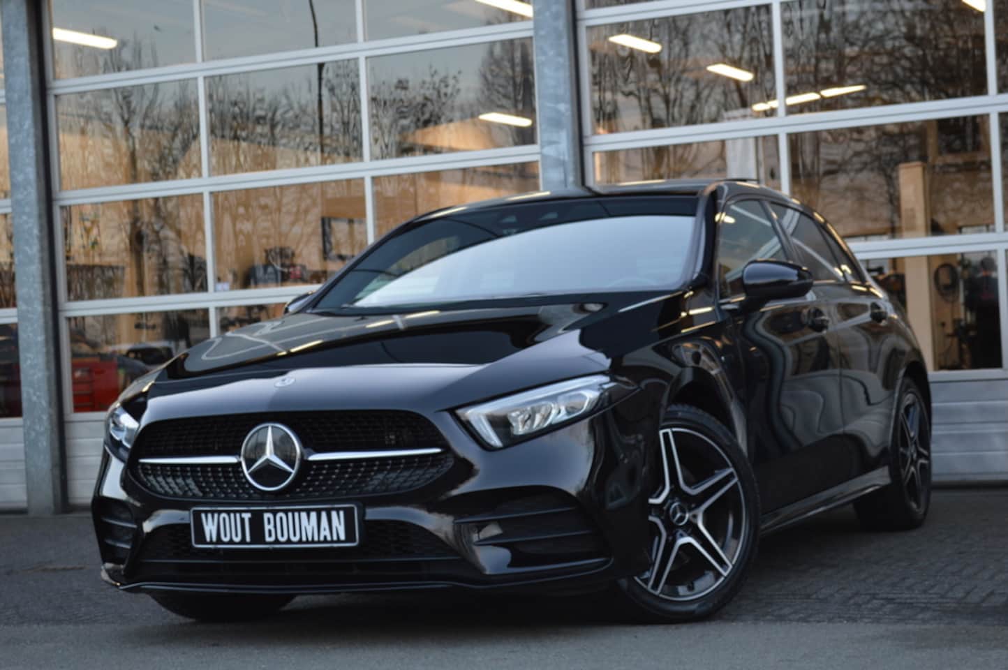 Mercedes-Benz A-klasse - 250 e AMG Led Panorama Widescreen Sfeer Camera Night Augmented Pdc - AutoWereld.nl