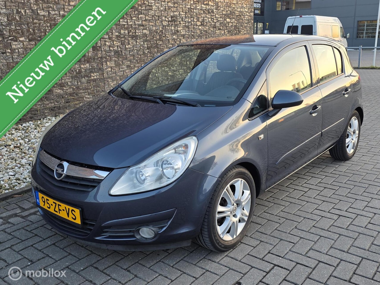 Opel Corsa - 1.4-16V Enjoy - Airco - Cruise - Isofix! - AutoWereld.nl