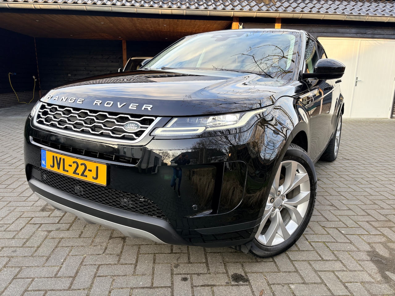 Land Rover Range Rover Evoque - 2.0 P300e AWD R-Dynamic HSE Pano/ ACC/ trekhaak.afn./ 20” - AutoWereld.nl