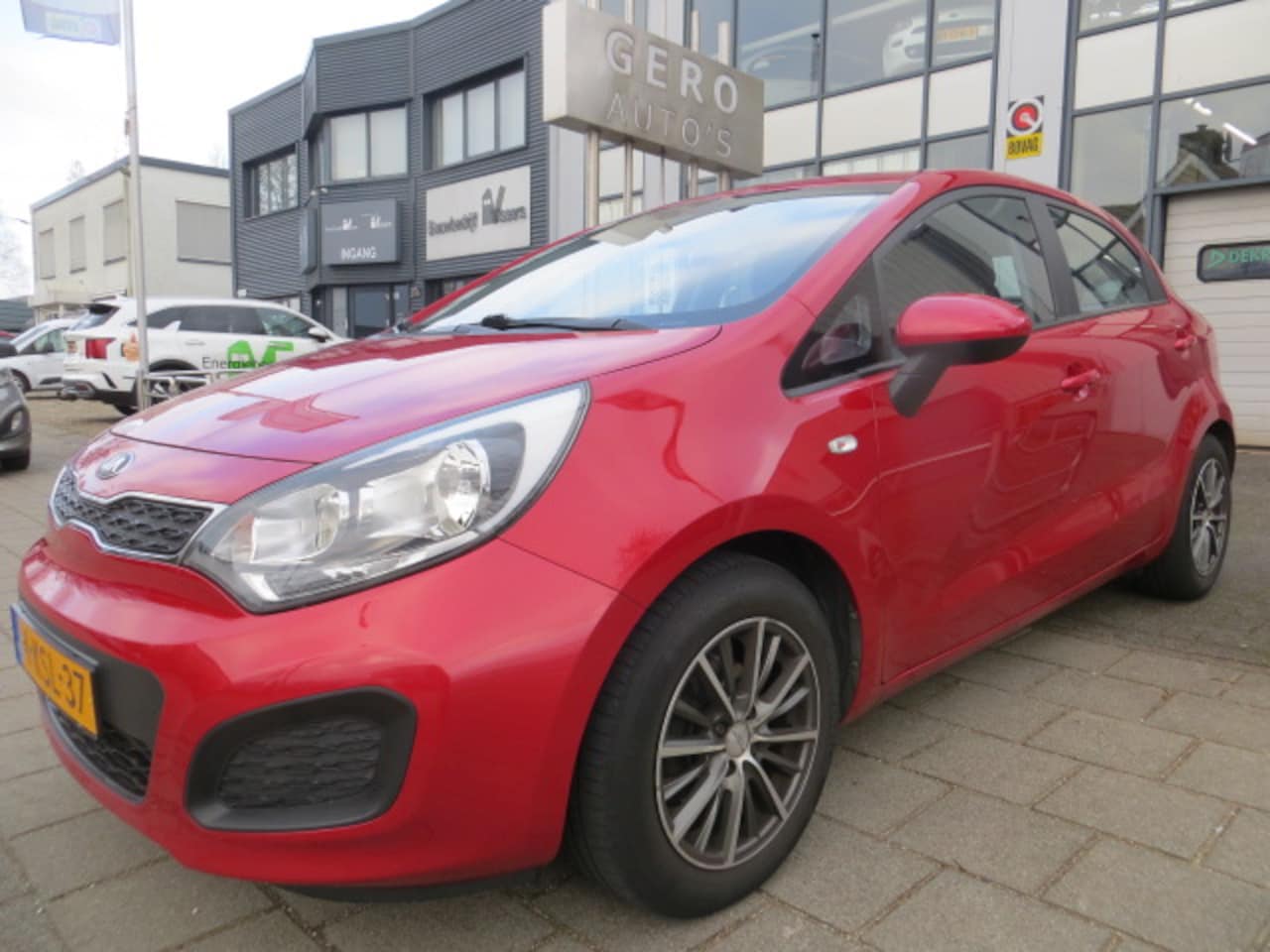Kia Rio - 1.2 CVVT Comfort Pack 5 deurs nl-auto ! 89 dkm airco lmv trekhaak - AutoWereld.nl