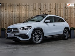 Mercedes-Benz GLA-Klasse - 250 4MATIC AMG Line *Pano*Camera*Sfeerverlichting*Carplay