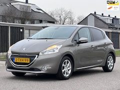 Peugeot 208 - 1.2 e-VTi Style 5DR*Automaat*Navigatie*Dealer onderhouden*NAP*Cruise*Clima*Trekhaak*Parkee