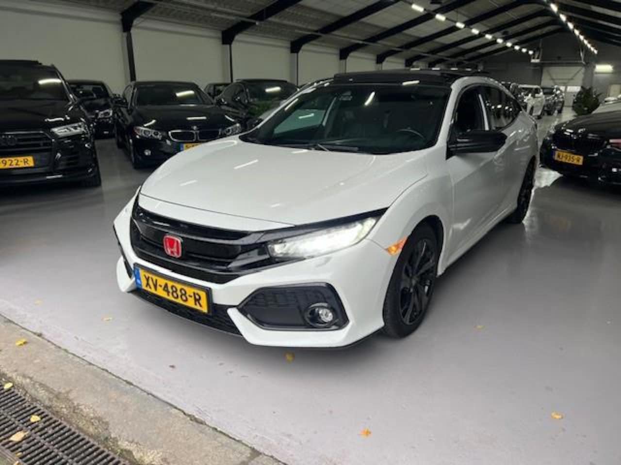 Honda Civic - 1.0 i-VTEC Executive pano-leder-camera-keylessgo - AutoWereld.nl