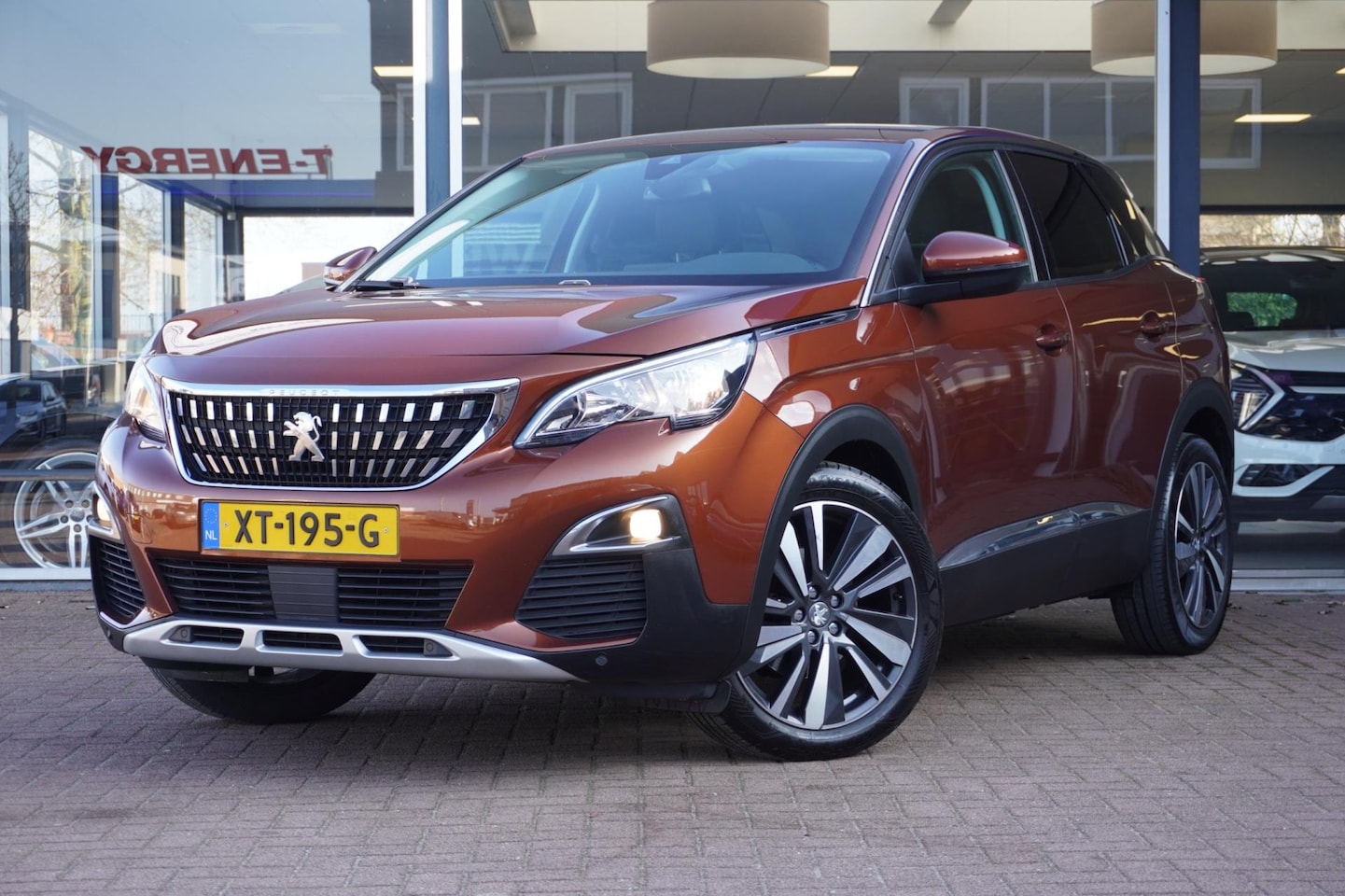 Peugeot 3008 - 1.2 PureTech Blue Lease Premium 5deurs | Airco | Navigatie | Hoge instap | Elek. Pakket | - AutoWereld.nl
