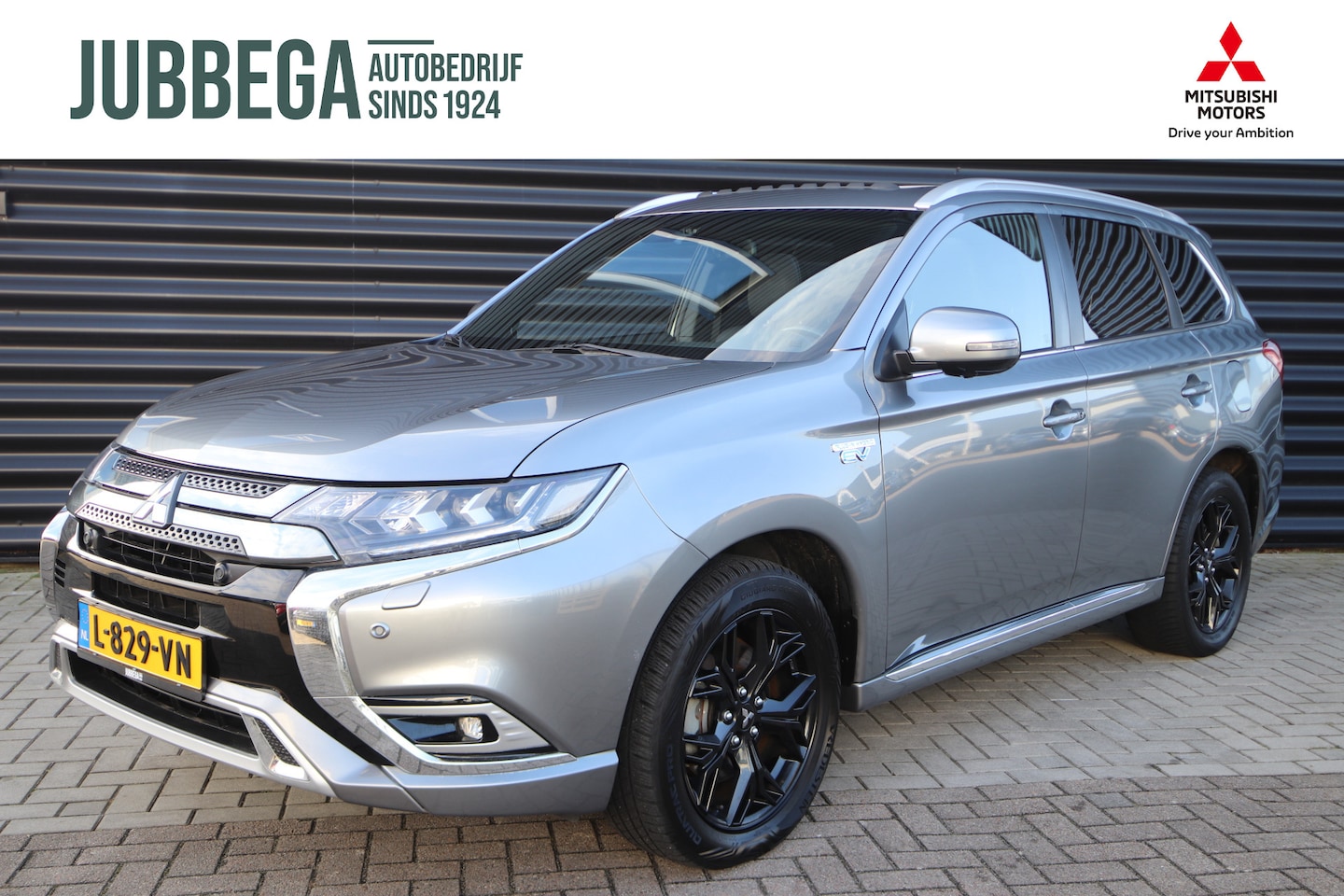 Mitsubishi Outlander - 2.4 PHEV Instyle Opendak, Adaptive Cruise, Trekhaak - AutoWereld.nl