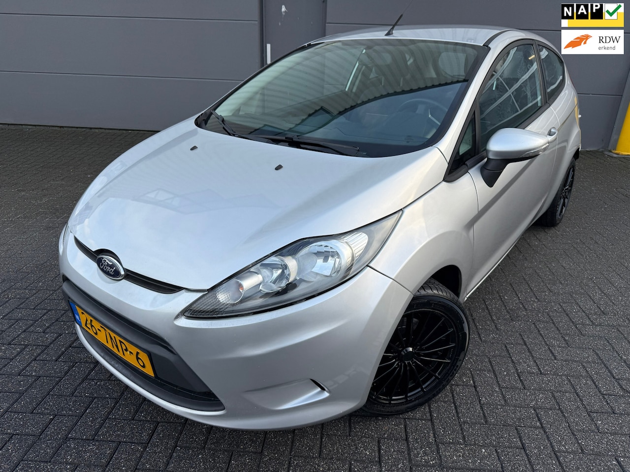 Ford Fiesta - 1.25 Ghia*AIRCO*APK*NAP*ELKT-RAAM*C-D AFSTAND - AutoWereld.nl