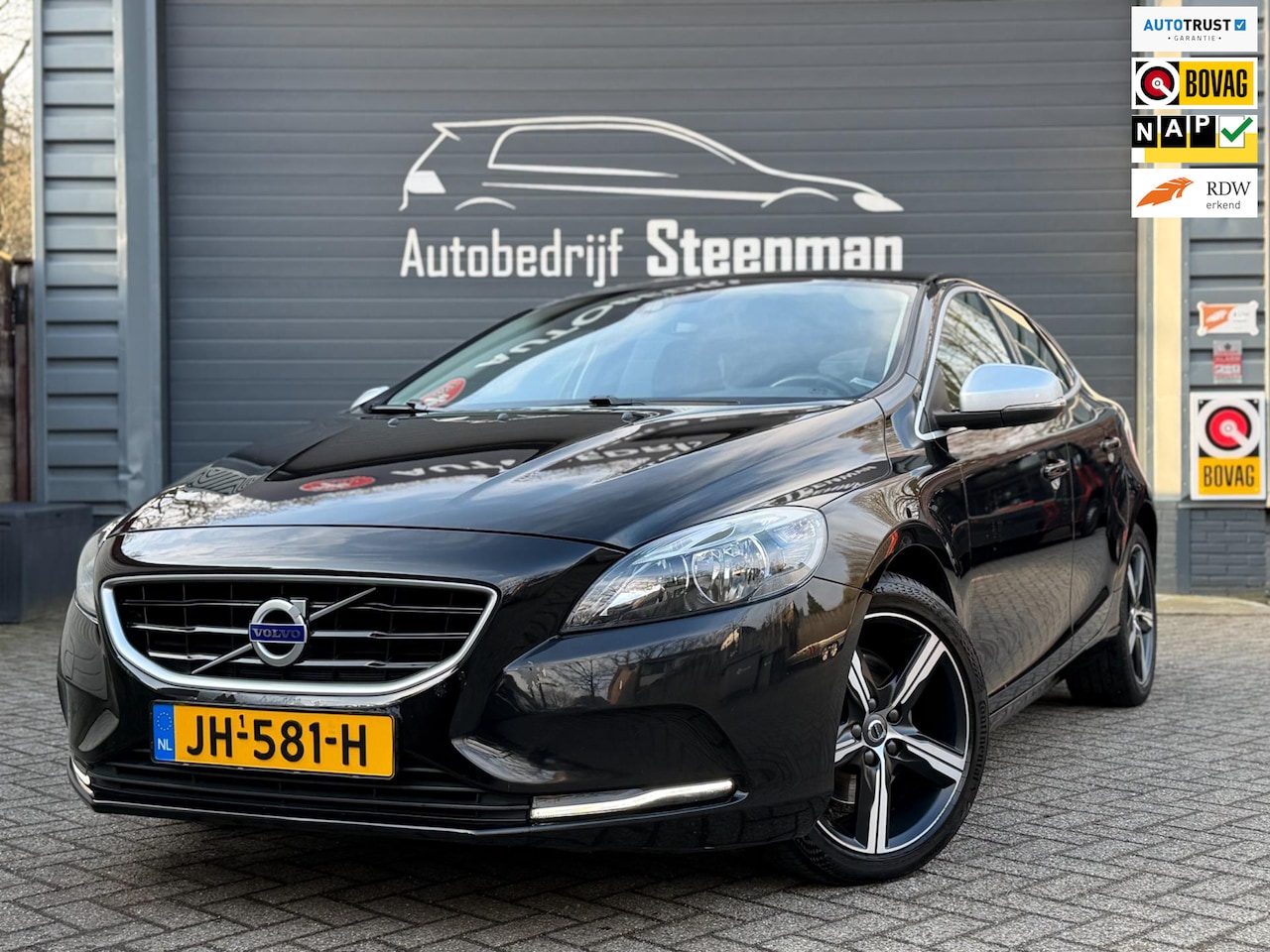 Volvo V40 - 2.0 T2 R-Design | Climate | 6-versn - AutoWereld.nl