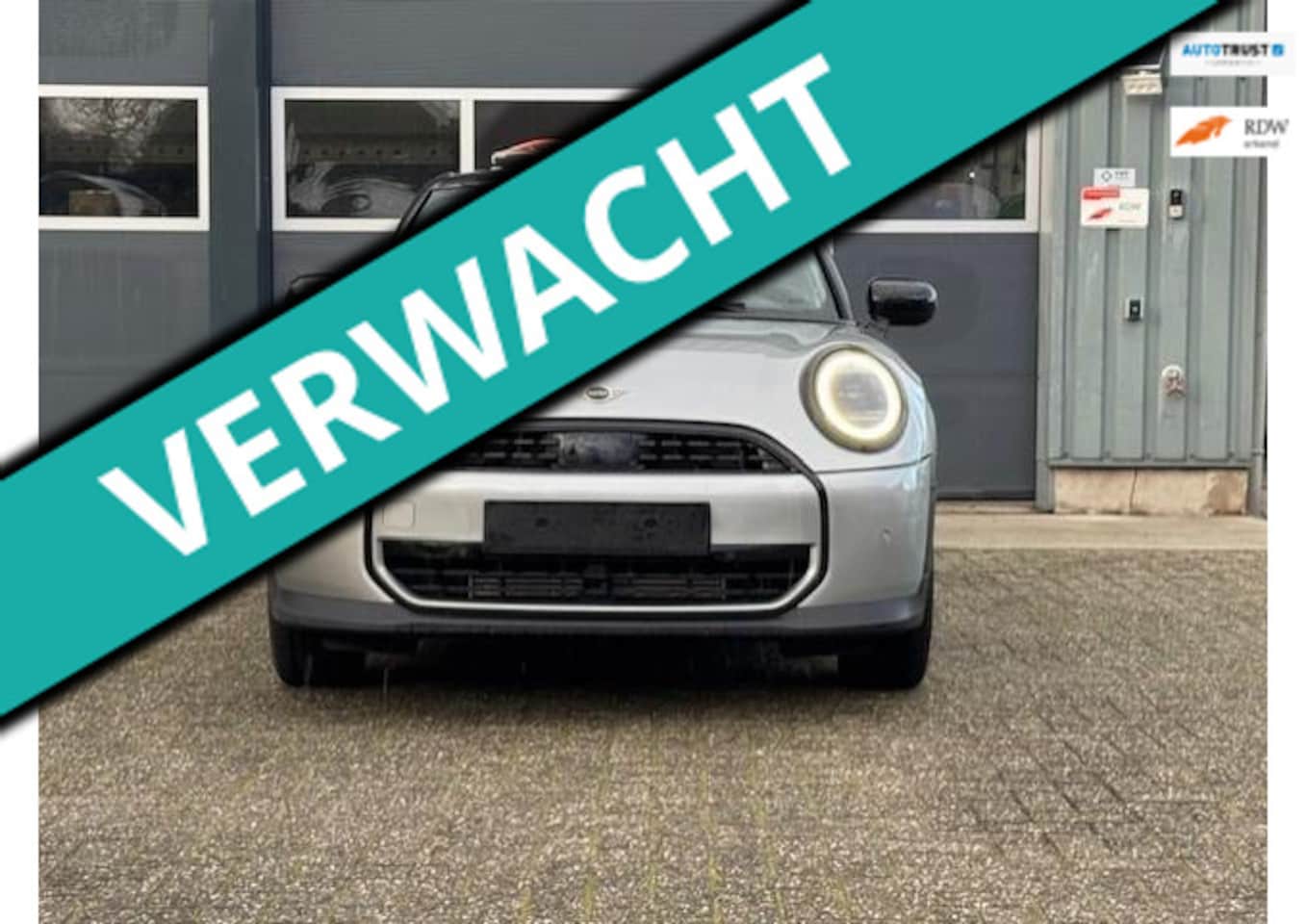 MINI Cooper - Mini 1.5 C Favoured S - AutoWereld.nl