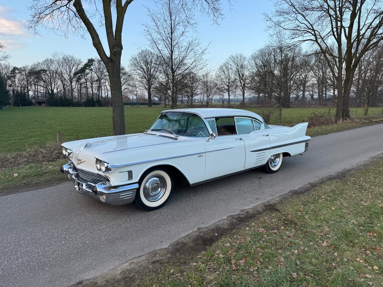 Cadillac De Ville - Sedan V8 automaat 1958 NL - AutoWereld.nl