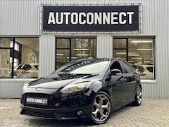 Ford Focus - 2.0 EcoBoost ST. LEDER, NAVI, CRUISE, CAMERA, STOELVERWARMING
