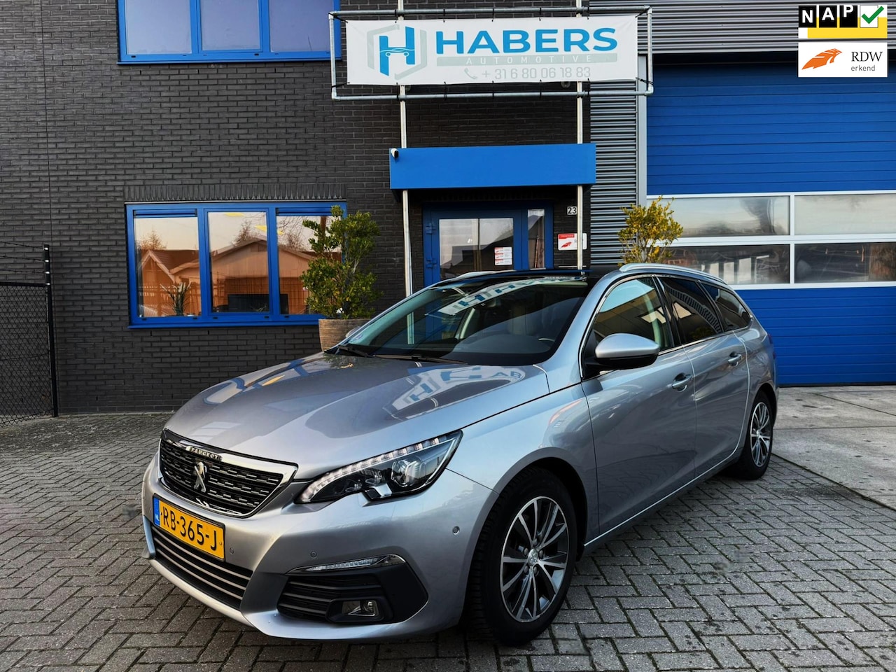 Peugeot 308 SW - 1.2 PureTech Blue Lease Premium 131PK|Navi|Full Led|Detectie|Camera|Trekhaak|Memmory|Leder - AutoWereld.nl