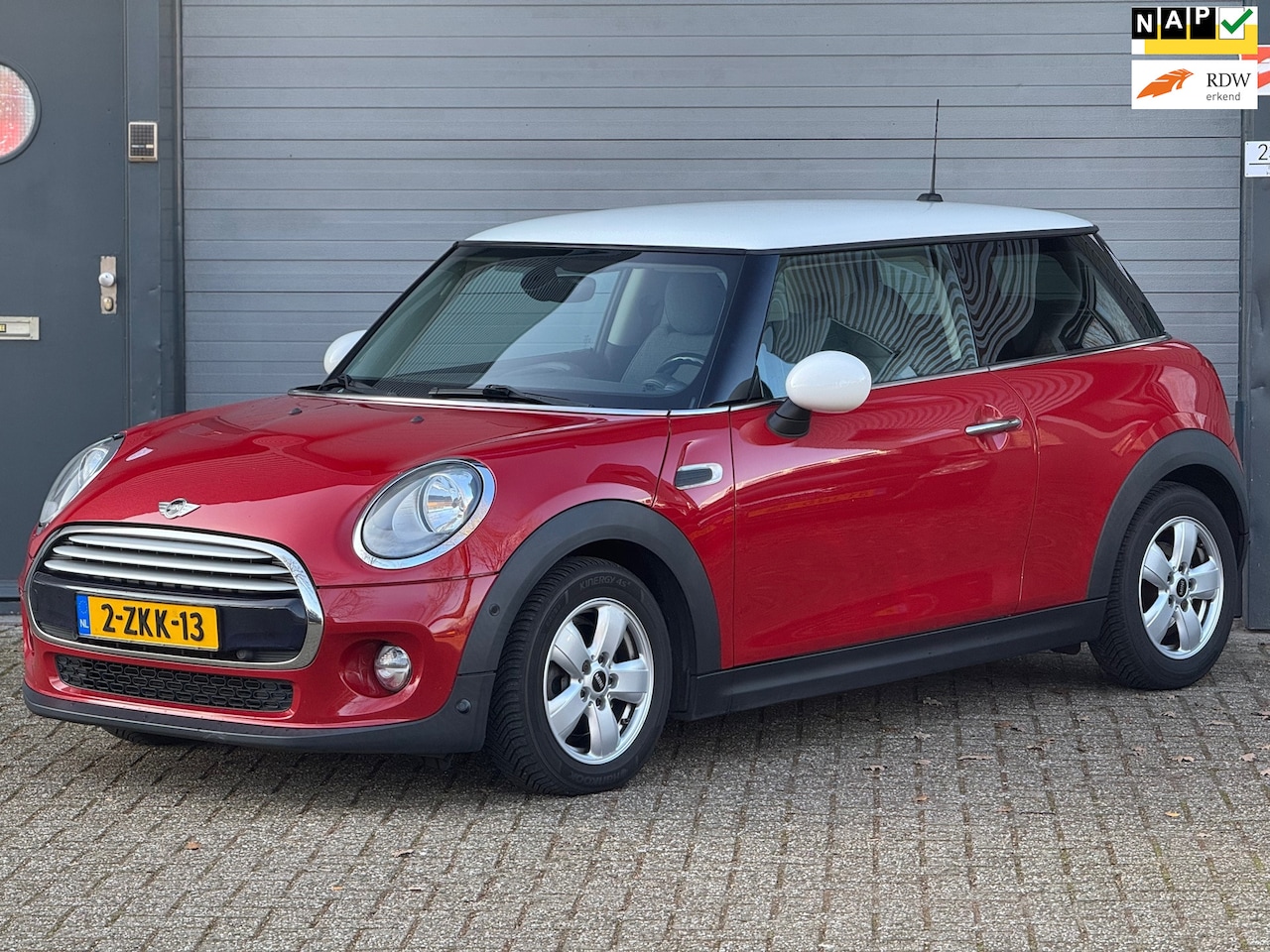 MINI Cooper - Mini 1.5 First Born Edition - AutoWereld.nl