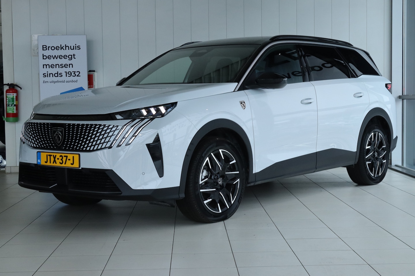 Peugeot 5008 - 1.2 Hybrid 145 GT | Adapt. Cruise | 7-Pers | Stoel+Stuurverwarming | Camera | Navi | Carpl - AutoWereld.nl