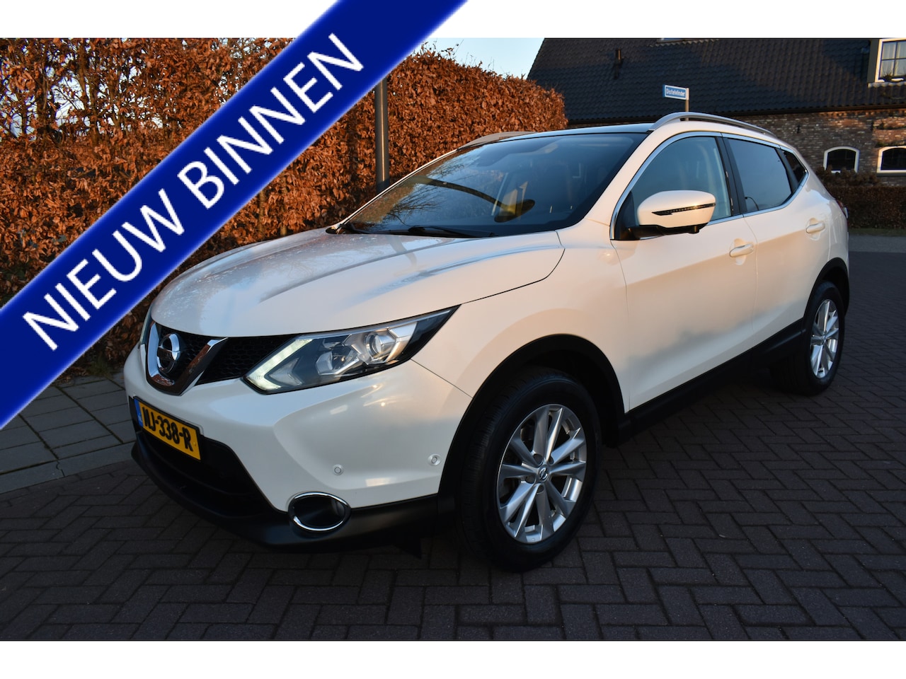 Nissan Qashqai - 1.2 Tekna '17 AUT. LEER, PANO, TREKH. FULL! - AutoWereld.nl