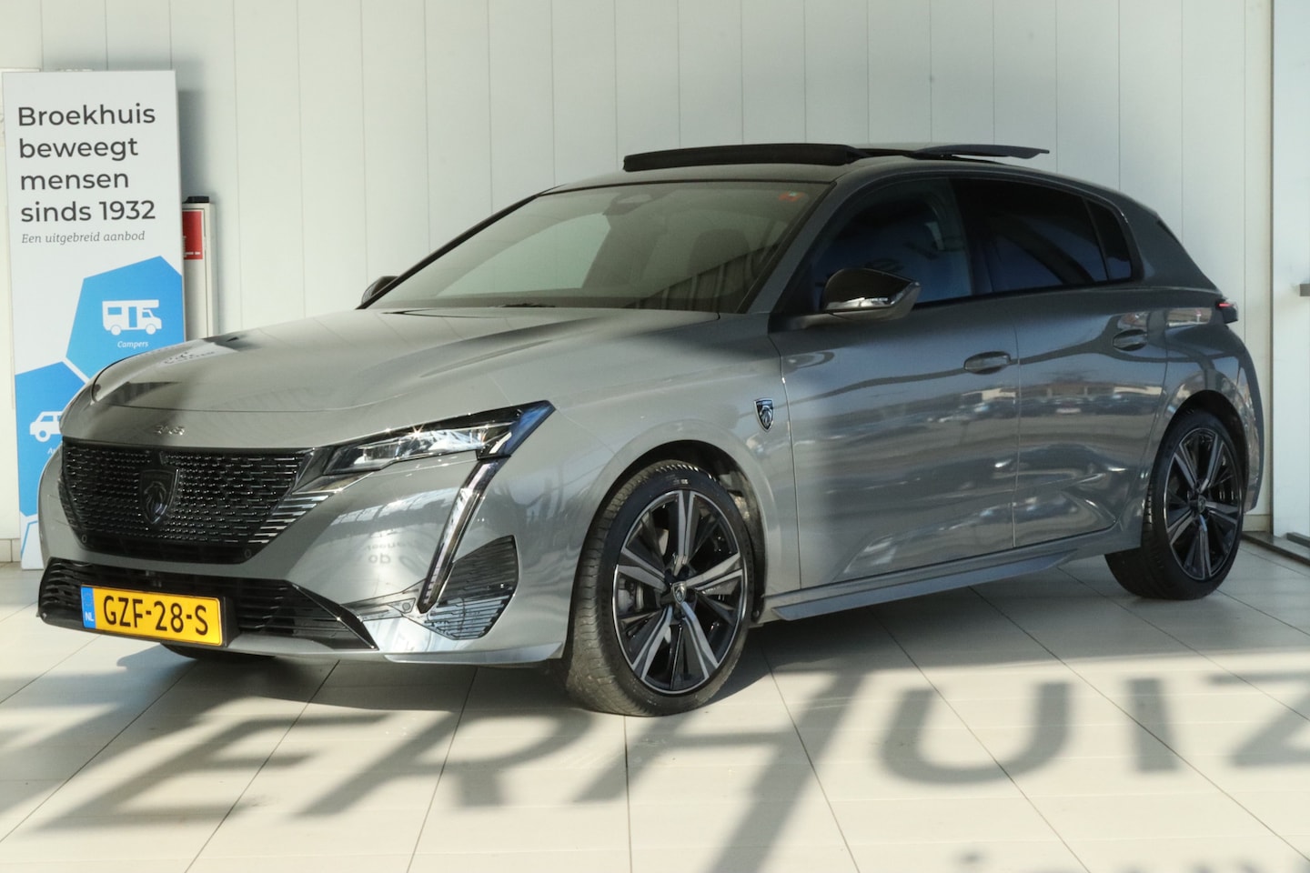 Peugeot 308 - 1.2 Hybrid 145 e-DCS6 GT | Adapt. Cruise | Schuifdak | Camera | Carplay | Navi | Keyless | - AutoWereld.nl