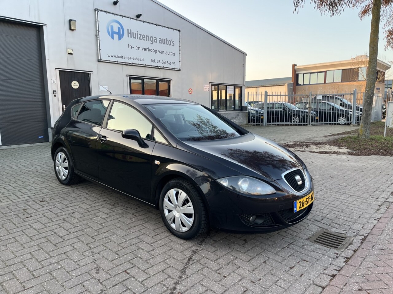 SEAT Leon - 1.6 Businessline 5DRS| KW75| CLIMA|APK:11-12-2026 - AutoWereld.nl