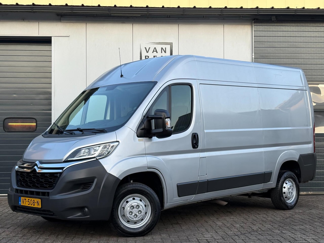 Citroën Jumper - 35 2.2HDI 150pk L2H2 Airco 3-pers. Trekhaak - AutoWereld.nl