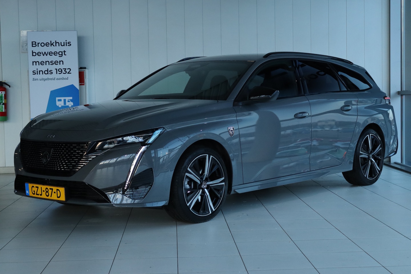 Peugeot 308 SW - 1.2 Hybrid 145 e-DCS6 GT | Adapt. Cruise | Camera | Navi | Keyless | Carplay | MATRIX | PO - AutoWereld.nl