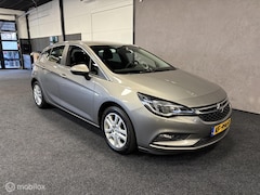 Opel Astra - 1.0 Business+ NAVI / CRUISE / TR.HAAK / STOELVERW. / NAP /