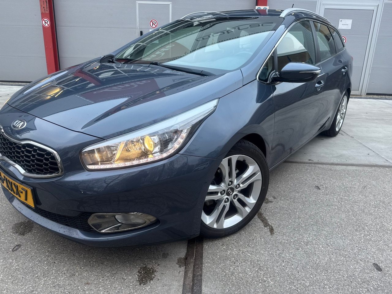 Kia Cee'd Sportswagon - 1.6 GDI Plus Pack 1.6 GDI Plus Pack - AutoWereld.nl