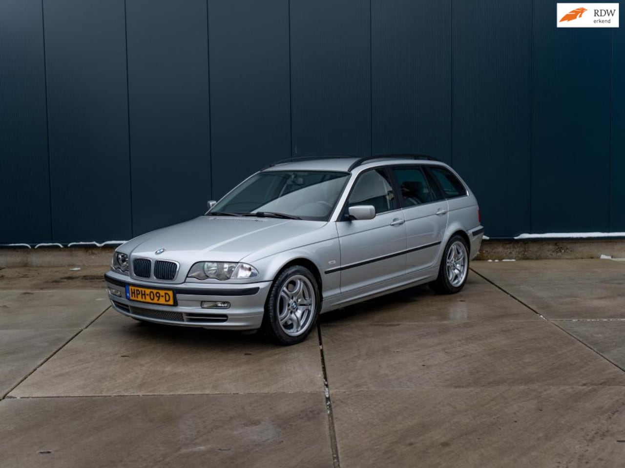 BMW 3-serie Touring - 330i Nette auto | Sportstoelen | Half leder | Automaat - AutoWereld.nl